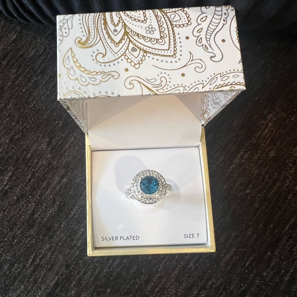 Silver-Tone Pavé & Color Crystal Solitaire Ring/size 7 - Picture 10 of 15